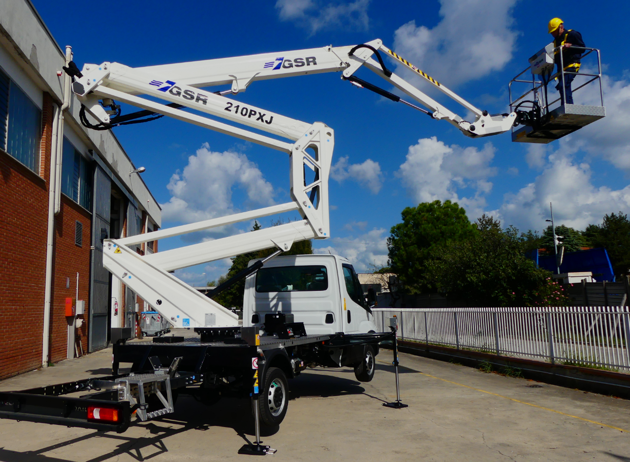 B210PXJ in action - mob